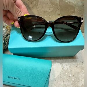 NWT Tiffany & Co blue tortoise sunglasses style TF4193BF